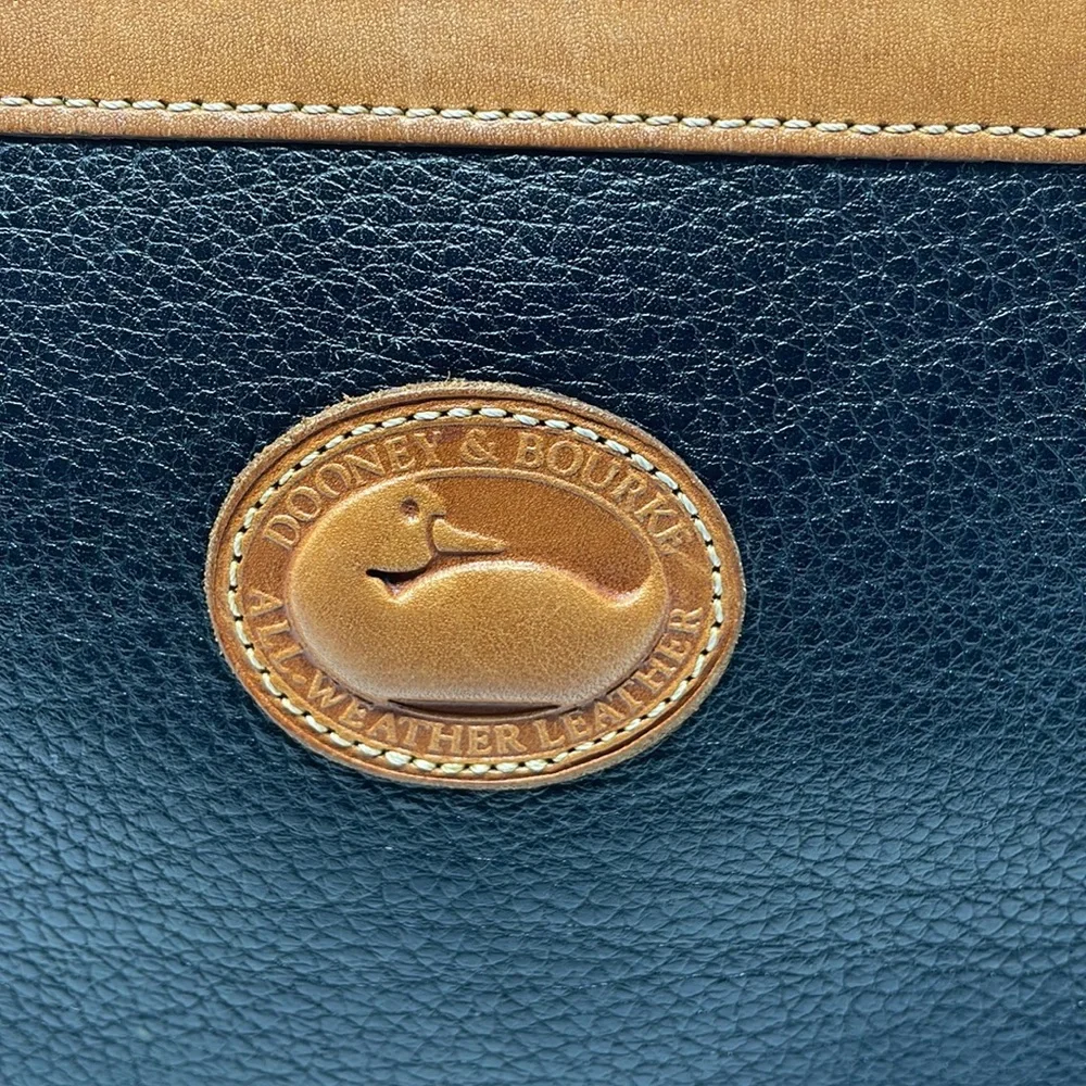 Vintage Dooney & Bourke Leather Crossbody🖤 - Picture 8 of 16